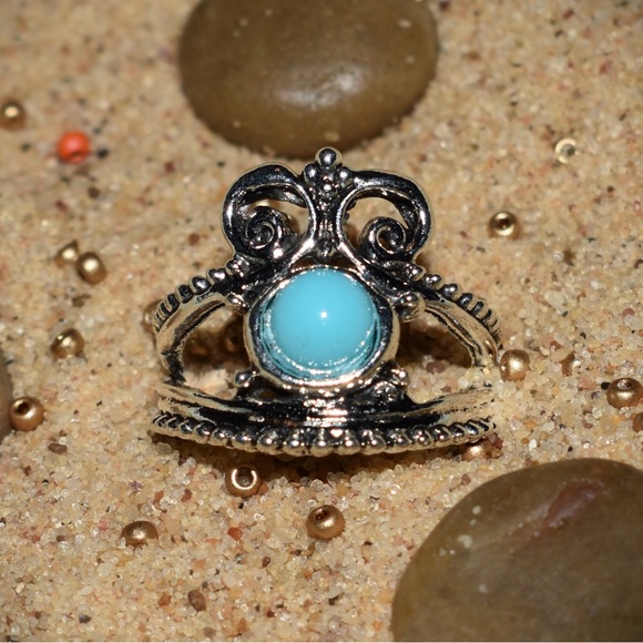 Filigree Crown Stacking Ring - Picture 1 of 3